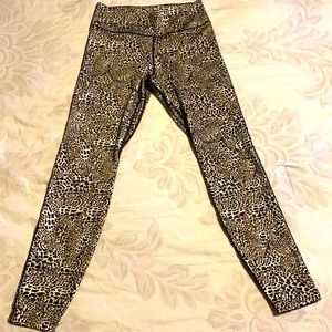 Nike small Dri-fit leggings. Excellent condition. Worn once.